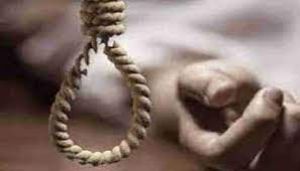  29 दिन फंदे से लटकी रही युवक की लाश ! वापस आई पत्नी तो मिला कंकाल