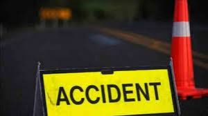 सड़क किनारे खड़े लोगो पर ट्रक चढ़ा,  चार लोगों की मौत