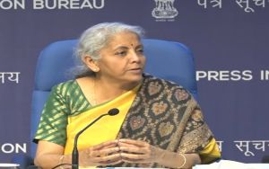  पांच लाख रुपये से अधिक के वार्षिक प्रीमियम वाली जीवन बीमा पॉलिसी कर दायरे में : वित्त मंत्री