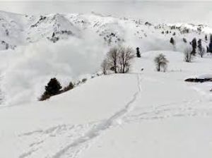 गुलमर्ग में हिमस्खलन की चपेट में आकर पोलैंड के दो पर्यटकों की मौत