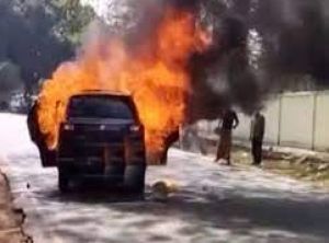 कार में आग लगने से दंपति की मौत