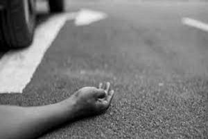 ट्रक ने मोटरसाइकिल को मारी टक्कर, बाइक सवार पांच लोगों की मौत