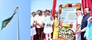 जगन्नाथ पुरी में लहराया 108 फुट ऊंचा तिरंगा जगन्नाथ पुरी में लहराया 108 फुट ऊंचा तिरंगा