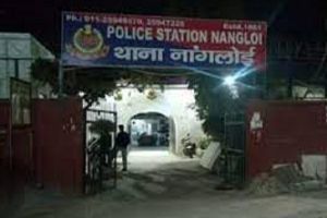 चाकूबाजी की घटना में मारे गए युवक के पिता ने कहा, 'हम न्याय चाहते हैं'