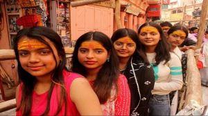 कोविड पाबंदियों में ढील के बाद महाशिवरात्रि पर भक्त मंदिरों में उमड़े