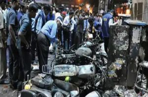  अज्ञात वाहन की टक्कर से कार सवार नवविवाहित दंपती की मौत, एक घायल