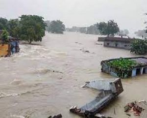  असम में बाढ़ की स्थिति हुई गंभीर : 1.90 लाख से अधिक लोग प्रभावित 