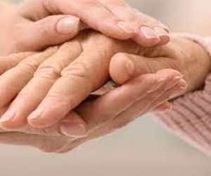 सरकारी हेल्पलाइन पर बुजुर्गों के शीर्ष प्रश्नों में पेंशन संबंधी चिंताएं, स्वास्थ्य देखभाल शामिल
