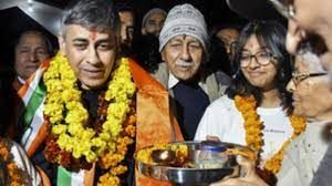 पूर्व नौसैनिक दोहा से देहरादून अपने घर लौटा, परिवार में खुशी पूर्व नौसैनिक दोहा से देहरादून अपने घर लौटा, परिवार में खुशी