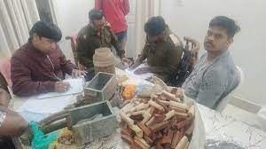 आयुर्वेदिक दवा की दुकान से जंगली जानवरों के शरीर के अंग बरामद आयुर्वेदिक दवा की दुकान से जंगली जानवरों के शरीर के अंग बरामद