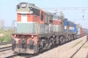  बिना चालक के पटरी पर 75 किमी तक दौड़ी मालगाड़ी: चालक व स्टेशन मास्टर की गलती