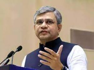  गूगल प्ले स्टोर पर भारतीय ऐप को बहाल करने पर सहमत : वैष्णव