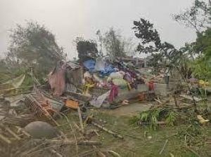 पश्चिम बंगाल में आए तूफान में मृतक संख्या बढ़कर पांच हुई