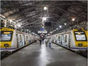 मध्य रेलवे के 63 घंटे के मेगा ब्लॉक से मुंबई लोकल ट्रेन सेवाएं होंगी प्रभावित