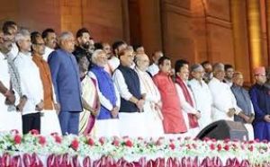 मंत्रिपरिषद के 72 सदस्यों ने ली शपथ, नौ सदस्यों की जगह खाली मंत्रिपरिषद के 72 सदस्यों ने ली शपथ, नौ सदस्यों की जगह खाली