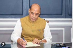 राष्ट्रीय सुरक्षा को मजबूत करने व सैन्य आधुनिकीकरण पर ध्यान केंद्रित करेंगे : राजनाथ