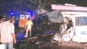  पिकअप वाहन का टायर बदल रहे युवकों को ट्रक ने रौंदा, दो लोगों की मौत