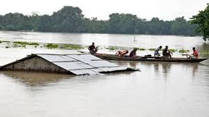 असम में नहीं सुधरे हालात, बाढ़ से 26 जिलों के करीब 14 लाख लोग प्रभावित