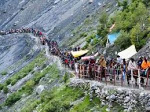   अमरनाथ गुफा मंदिर के लिए जम्मू से 3,113 तीर्थयात्रियों का जत्था रवाना