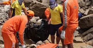 निर्माणाधीन इमारत की छत गिरने से चार मजदूरों की मौत, छह घायल