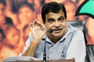 भारत में युद्ध, आतंकवाद, नक्सलवाद से भी अधिक जानें सड़क हादसों में गईं : गडकरी