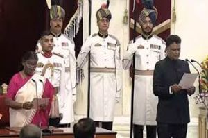 के. संजय मूर्ति ने नियंत्रक एवं महालेखा परीक्षक के रूप में शपथ ली