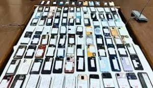   मोबाइल चोरी के मामले में पांच आरोपी गिरफ्तार, 100 से अधिक आईफोन बरामद