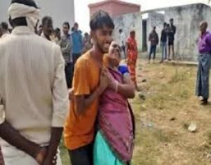 मिट्टी का टीला ढहने से चार लड़कियों की मौत, एक घायल मिट्टी का टीला ढहने से चार लड़कियों की मौत, एक घायल