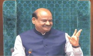 लोकसभा स्पीकर का फरमान ‘संसद में हंगामा, अब लंच ऑवर में काम करें’ लोकसभा स्पीकर का फरमान ‘संसद में हंगामा, अब लंच ऑवर में काम करें’