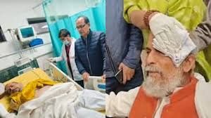 संसद भवन परिसर में भाजपा और विपक्ष के विरोध प्रदर्शन के बीच भाजपा सांसद प्रताप सारंगी और मुकेश राजपूत घायल