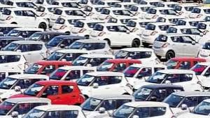 चेन्नई की कंपनी ने कर्मचारियों को टाटा की कार, रॉयल एनफील्ड की बाइक उपहार में दीं