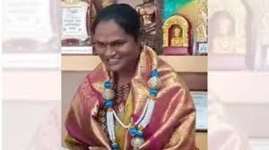 कर्नाटक विश्वविद्यालय में अतिथि व्याख्याता के रूप में नियुक्त होकर ट्रांसजेंडर शिक्षक ने रचा इतिहास कर्नाटक विश्वविद्यालय में अतिथि व्याख्याता के रूप में नियुक्त होकर ट्रांसजेंडर शिक्षक ने रचा इतिहास