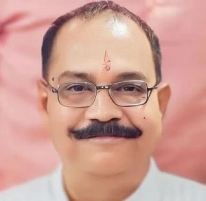 इंदौर में पहली बार दोनों हाथ हुए डोनेट:कारोबारी की दोनों किडनी, लिवर, आंखें, स्किन डोनेट करने बने तीन ग्रीन कॉरिडोर