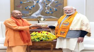 सीएम योगी ने प्रधानमंत्री मोदी से की मुलाकात, महाकुंभ मेले का दिया निमंत्रण सीएम योगी ने प्रधानमंत्री मोदी से की मुलाकात, महाकुंभ मेले का दिया निमंत्रण