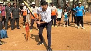 ब्रिटेन के पूर्व प्रधानमंत्री ऋषि सुनक मुंबई आए, क्रिकेट खेला