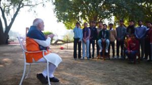  परीक्षा पे चर्चा में पीएम मोदी की सीख, &lsquo;लीडर को टीम वर्क सीखना जरूरी, सिद्धांत बनाएं जहां कम वहां हम&rsquo;