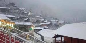 उत्तराखंड के ऊंचे पहाड़ी इलाकों में हिमपात, ठंड लौटी