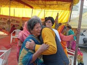 महाकुंभ में बिछड़े 54,000 से अधिक लोग अपने परिजनों से मिले महाकुंभ में बिछड़े 54,000 से अधिक लोग अपने परिजनों से मिले