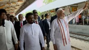 प्रधानमंत्री मोदी ने श्रीलंका में रेल परियोजनाओं को दिखाई हरी झंडी
