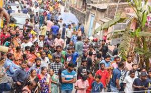 एक ही परिवार के तीन लोग मृत पाए गए, आत्महत्या का संदेह