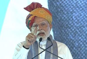  वक्फ पर ईमानदारी से नहीं हुआ था काम, सिर्फ भूमाफियाओं को हुआ लाभ : पीएम मोदी