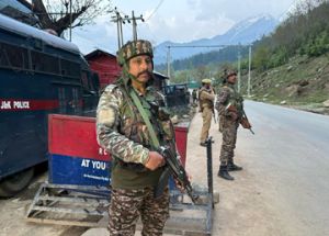 पहलगाम आतंकी हमला : सेना ने श्रीनगर में कंट्रोल रूम स्थापित किया, सर्च ऑपरेशन जारी