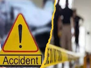 मध्यप्रदेश में ट्रक, स्कूटर और एक अन्य वाहन की टक्कर में तीन की मौत