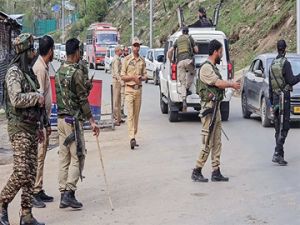 बारामुला में बड़ी सफलता : पहलगाम हमले के बाद सेना की जवाबी कार्रवाई में दो आतंकी ढेर, भारी मात्रा में हथियार बरामद