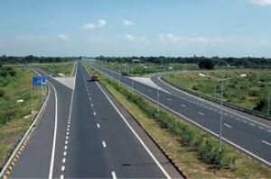 सड़क मंत्रालय ने गंभीर खामियों के चलते राष्ट्रीय राजमार्गों पर राज्यों के काम की निगरानी बढ़ाई