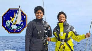 दुनिया का चक्कर लगाकर लौटी नौसेना की दो सदस्यीय महिला टीम दुनिया का चक्कर लगाकर लौटी नौसेना की दो सदस्यीय महिला टीम