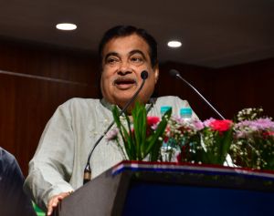 सड़कों में सुधार से लॉजिस्टिक्स लागत में 6 प्रतिशत की कमी : नितिन गडकरी सड़कों में सुधार से लॉजिस्टिक्स लागत में 6 प्रतिशत की कमी : नितिन गडकरी