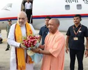 मध्य क्षेत्रीय परिषद की बैठक के लिये केंद्रीय गृह मंत्री अमित शाह पहुंचे वाराणसी मध्य क्षेत्रीय परिषद की बैठक के लिये केंद्रीय गृह मंत्री अमित शाह पहुंचे वाराणसी