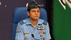 भारतीय वायु सेना की विंग कमांडर व्योमिका सिंह ने छात्रों को प्रेरित किया भारतीय वायु सेना की विंग कमांडर व्योमिका सिंह ने छात्रों को प्रेरित किया