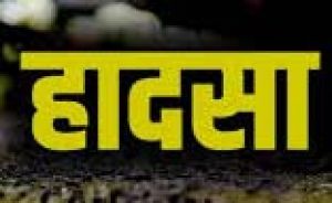  कार और ट्रक के बीच टक्कर में पांच लोगों की मौत